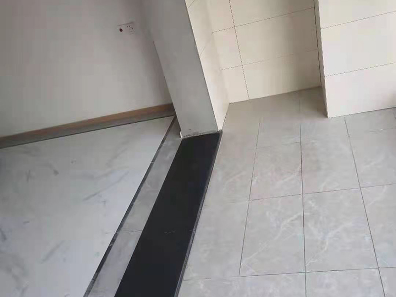 广州客厅装修木地板好还是瓷砖好,近十年受欢迎的客厅地面装修(图2)